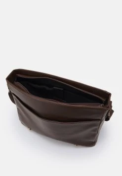 Pier One Assurance De l’Authenticité Sac bandoulière sacs compartiment pour pc portable homme -Promos Pier One Boutique a6f2337217384e7fb40de755f9cdd4cf