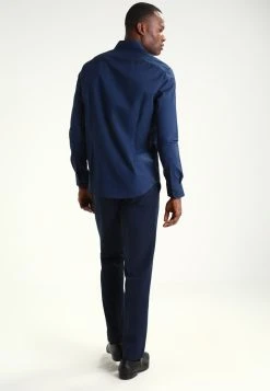 Pier One Chemise classique Bonne Qualité costumes col kent homme 18 Pier One Chemise classique Bonne Qualité costumes col kent homme -Promos Pier One Boutique a8d79f2b2fb74bef81b546a2b265bf0d