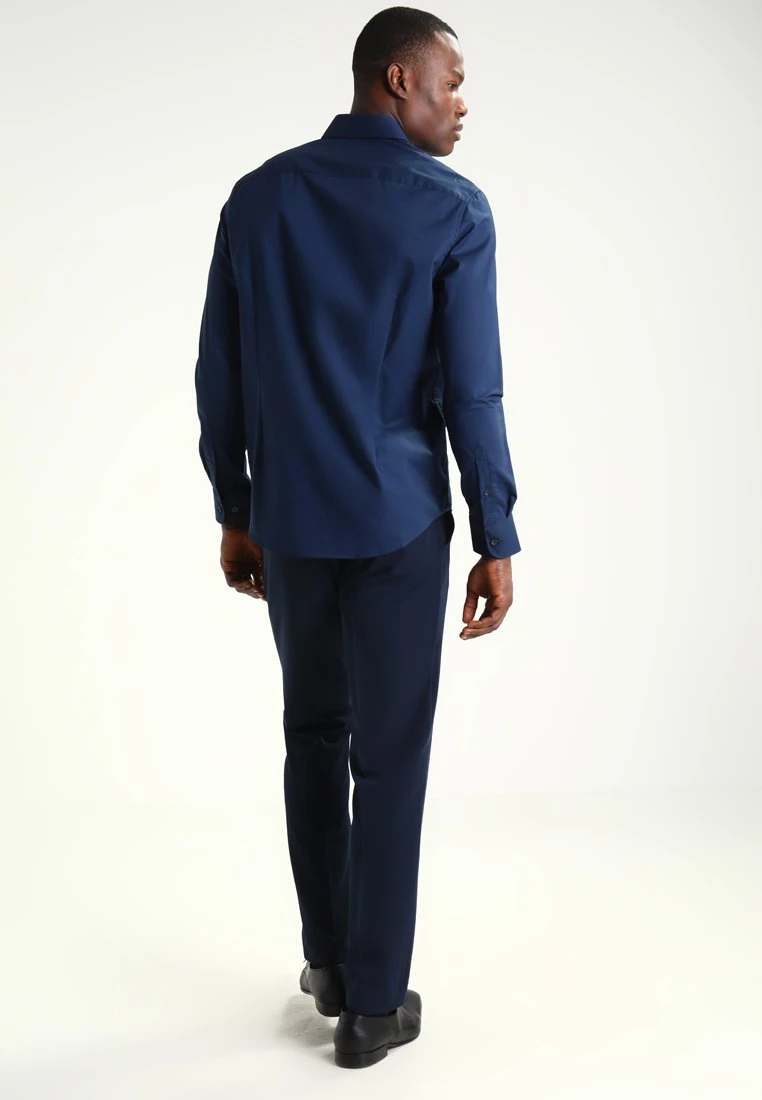 Pier One Chemise classique Bonne Qualité costumes col kent homme 5 Pier One Chemise classique Bonne Qualité costumes col kent homme – Image 3