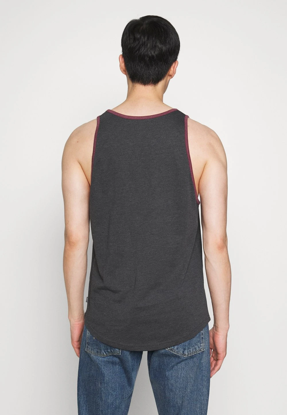 Pier One Soldes Débardeur t-shirts encolure large ronde homme 5 Pier One Soldes Débardeur t-shirts encolure large ronde homme – Image 3