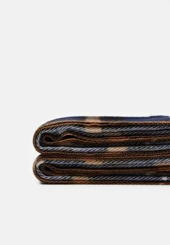 Pier One Remise En Ligne UNISEX - Écharpe foulards et écharpes carreaux 11 Pier One Remise En Ligne UNISEX - Écharpe foulards et écharpes carreaux -Promos Pier One Boutique ad2d22769e934a19bbb38c9886024f53