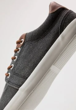 Prix Avantageux Pier One UNISEX - Baskets basses sneakers rond -Promos Pier One Boutique b0486533529945a7a0831c8efde74bfb