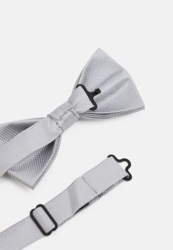 Prix Réduit Pier One Noeud papillon cravates et accessoires de costume carreaux homme -Promos Pier One Boutique b36656c871974b67aa5df090d5f81df6