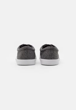 Pier One Prix Incroyables Baskets basses sneakers rond unisex -Promos Pier One Boutique b42e79fe15a343b185c245813ca1fbbd