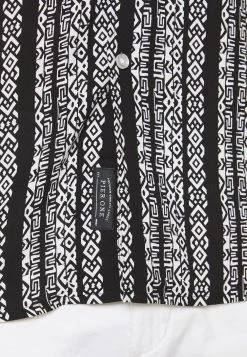 Pier One Chemise 50% Off De Vente chemises col revers homme -Promos Pier One Boutique b4e3ab36a0cc4b79b9b71a9f3b8f439f