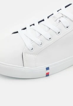 Pier One Prix Gelé UNISEX - Baskets basses baskets & sneakers rond -Promos Pier One Boutique b4f8bc3a381845e8a6c42698c99e61bf