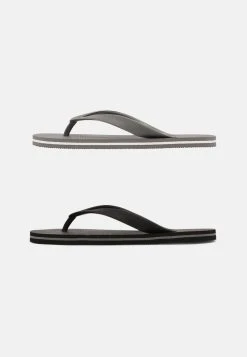 Pier One En promotion 2 PACK - Tongs sandales et tongs ouvert homme -Promos Pier One Boutique b6cbb74cef224753a7b0014a6c9b5ce5 1