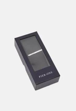 Pier One SET - Cravate Pas Cher cravates et nœuds papillon couleur unie homme 11 Pier One SET - Cravate Pas Cher cravates et nœuds papillon couleur unie homme -Promos Pier One Boutique b6f134e0211046c2b37e1bc8ea8571a9