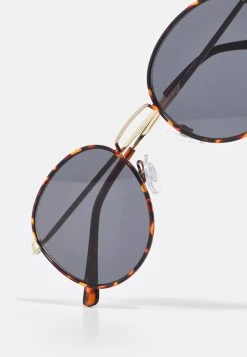 Prix Malin Pier One UNISEX - Lunettes de soleil ronde -Promos Pier One Boutique b72559c07238497cb4d68d31cb8ed92b