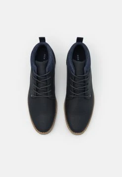 Prix Discount Pier One Chaussures à lacets derbies et richelieus rond homme 12 Prix Discount Pier One Chaussures à lacets derbies et richelieus rond homme -Promos Pier One Boutique b786b0ac09e347468e0e5ffa02051c9d