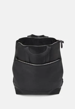 Vendre-Réclame Pier One LEATHER UNISEX - Sac à dos sacs compartiment pour pc portable -Promos Pier One Boutique b8cec2b8421a4b2cb2ecd7ec2ea4d5b0