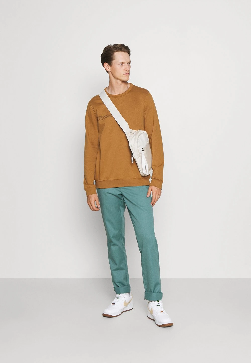 Pier One Sweatshirt Prix Sacrifiés pulls et gilets col rond homme 4 Pier One Sweatshirt Prix Sacrifiés pulls et gilets col rond homme – Image 2