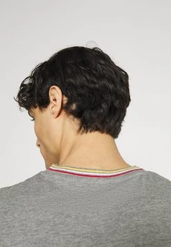 Pier One T-shirt basique Assurance De l’Authenticité t-shirts col rond homme -Promos Pier One Boutique bab9ab928b994be08ce1a27f19b9cf06