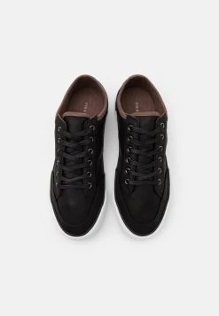 Pier One Prix Cassé Baskets basses sneakers rond homme 14 Pier One Prix Cassé Baskets basses sneakers rond homme -Promos Pier One Boutique bf21f04dea3441f9bcc75784a88d6415