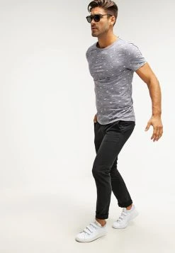 Pier One T-shirt imprimé Prix Cassé t-shirts col rond homme -Promos Pier One Boutique c008ed7b8a4146819446b6b4d2b29de7