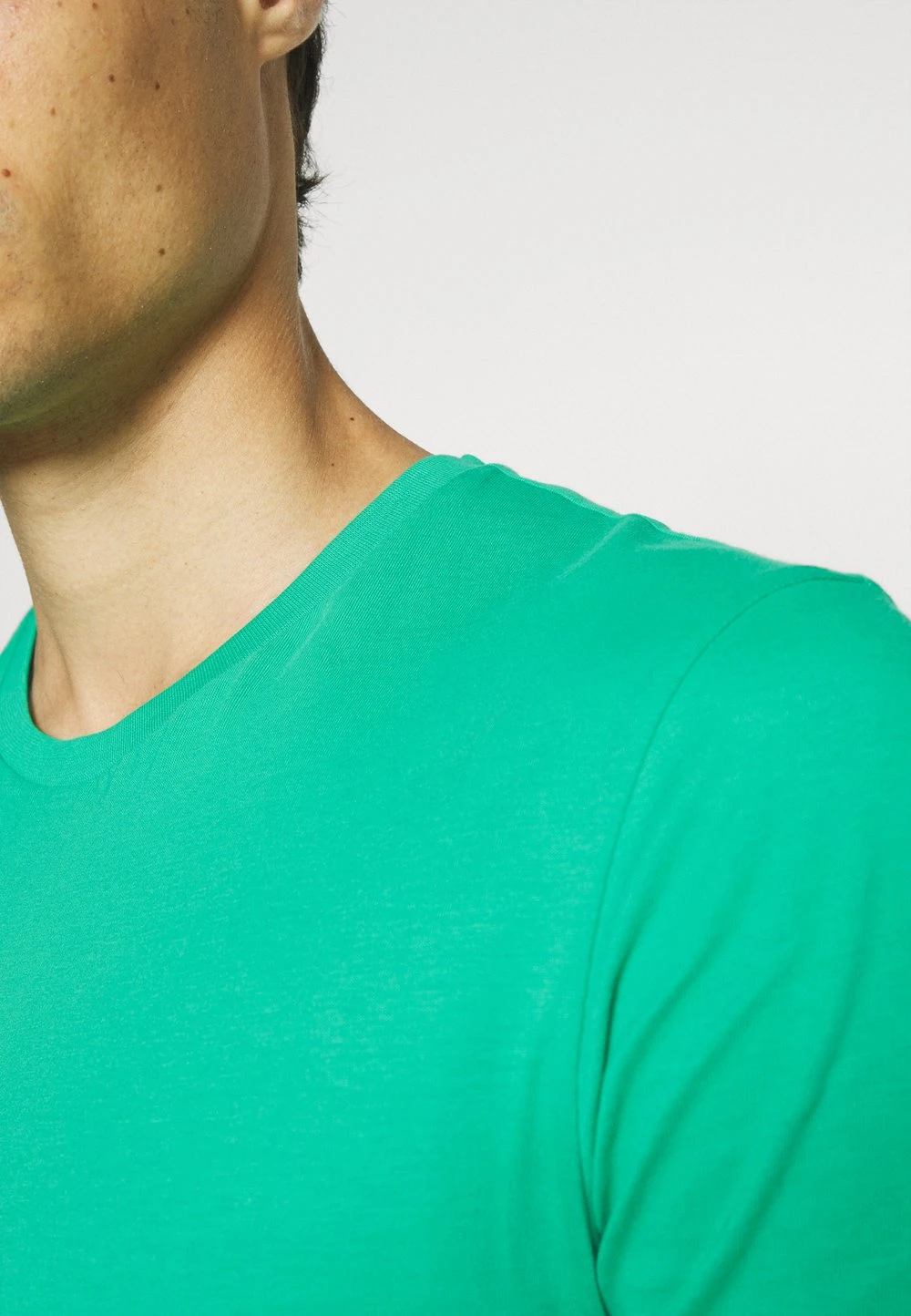 Prix Réduit Pier One 2 PACK - T-shirt basique t-shirts col rond homme 8 Prix Réduit Pier One 2 PACK - T-shirt basique t-shirts col rond homme – Image 6