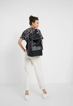 Pier One Réduction UNISEX - Sac à dos sacs compartiment pour pc portable -Promos Pier One Boutique c22a4a8941e64e5e803fa5d490b82509