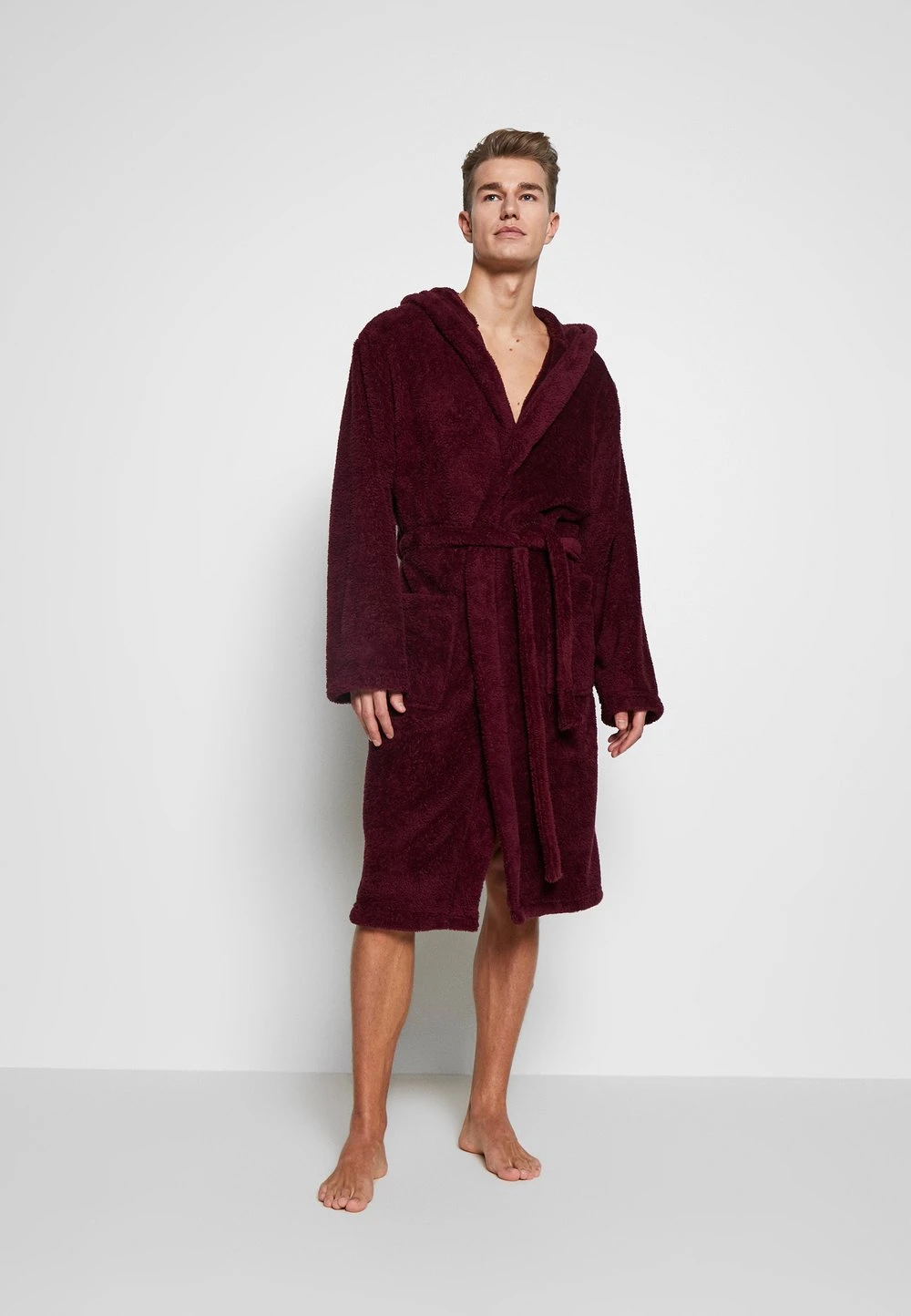 Pier One qualité absolue Peignoir sous-vêtements & chaussettes capuche homme 3 Pier One qualité absolue Peignoir sous-vêtements & chaussettes capuche homme