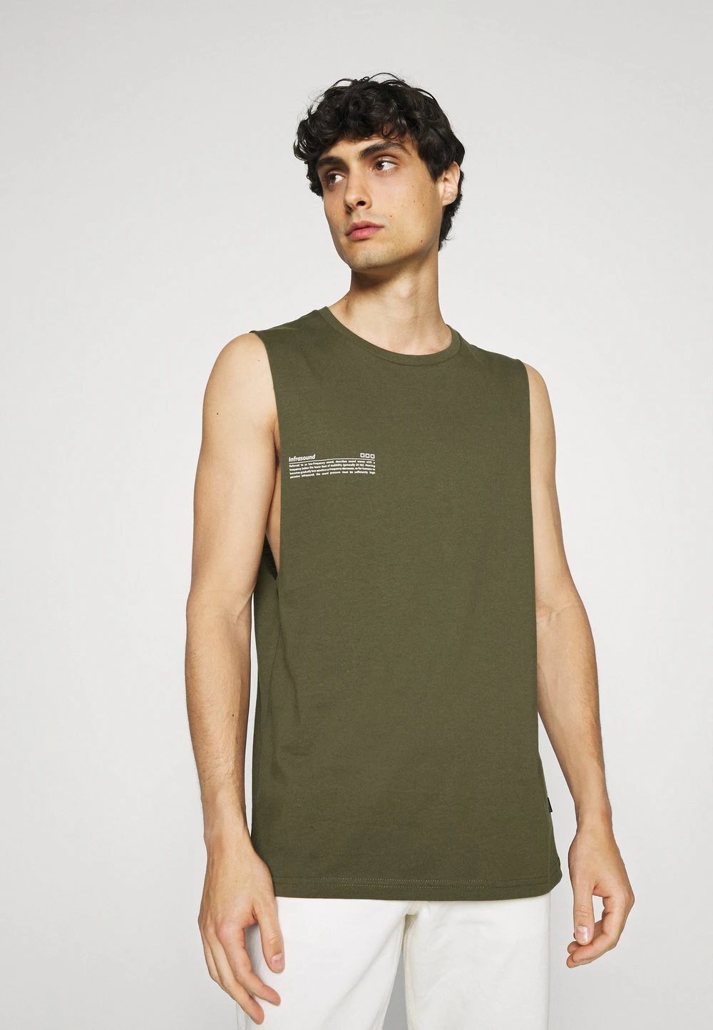 Pier One 3 PACK - Débardeur Prix De Lancement t-shirts col rond homme 4 Pier One 3 PACK - Débardeur Prix De Lancement t-shirts col rond homme – Image 2