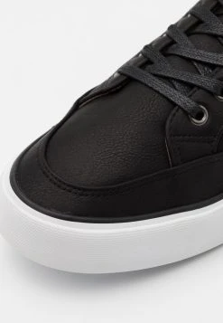 Pier One Prix Cassé Baskets basses sneakers rond homme 16 Pier One Prix Cassé Baskets basses sneakers rond homme -Promos Pier One Boutique c67d534b3e2c455a85ade02dcc1e0712