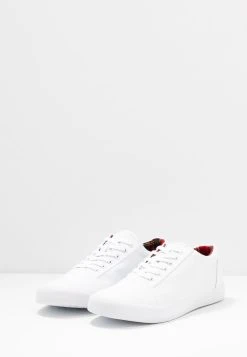 Pier One UNISEX - Baskets basses Faible Prix sneakers rond 11 Pier One UNISEX - Baskets basses Faible Prix sneakers rond -Promos Pier One Boutique c6a150d111d7412b810a796de6fafc78