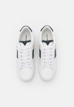 Pier One Se Vend Bas Prix Baskets basses sneakers rond homme -Promos Pier One Boutique cad2c5a665494a69b6be0637e3e00449