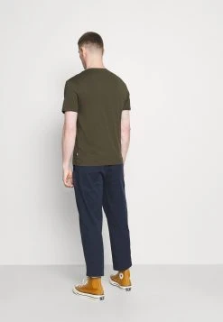 Pier One 2 PACK - T-shirt imprimé Prix Réduit t-shirts col rond homme -Promos Pier One Boutique cb3b09bf124a4a879b2bfc2f86382da6