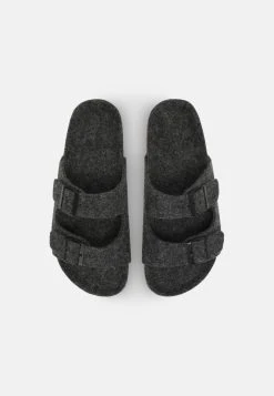 Pier One En Remise UNISEX - Mules sandales et tongs ouvert -Promos Pier One Boutique cb68aecce2494aa8a50a7f3410b86bfe