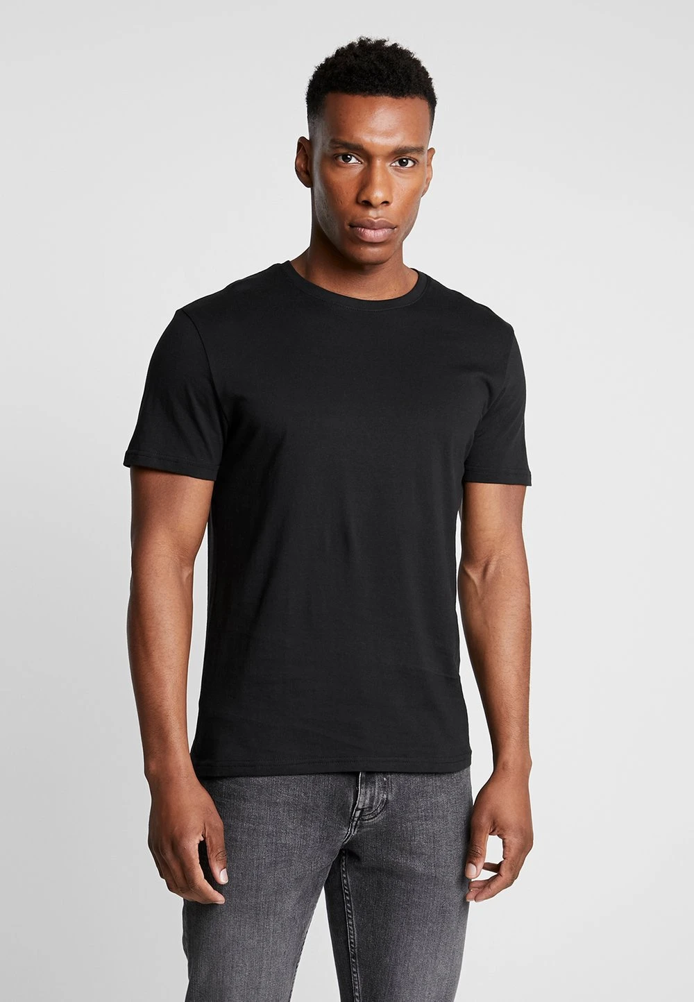 Prix Bradés Pier One 5 PACK - T-shirt basique t-shirts col rond homme 4 Prix Bradés Pier One 5 PACK - T-shirt basique t-shirts col rond homme – Image 2