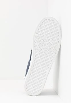 Pier One Petit Prix UNISEX - Mocassins mocassins et loafers rond -Promos Pier One Boutique cdaa5497602f40b9bc7d5cf7d1ad634b