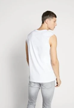 Pier One Prix Allégé 2 PACK - Débardeur t-shirts & polos col rond homme 9 Pier One Prix Allégé 2 PACK - Débardeur t-shirts & polos col rond homme -Promos Pier One Boutique d0b4dab63b5548078a8543a3eca09f0c