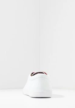 Pier One UNISEX - Baskets basses Faible Prix sneakers rond 12 Pier One UNISEX - Baskets basses Faible Prix sneakers rond -Promos Pier One Boutique d2771c5e3afe4ebc984199e3bf989b78