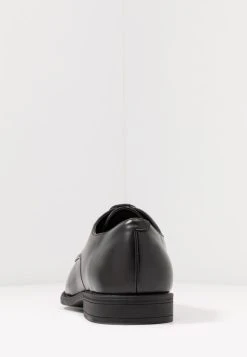 Prix Dégriffé Pier One Derbies & Richelieus chaussures de ville rond homme 11 Prix Dégriffé Pier One Derbies & Richelieus chaussures de ville rond homme -Promos Pier One Boutique d80a9138d2bb4dc2833242f8c9ed9cd8