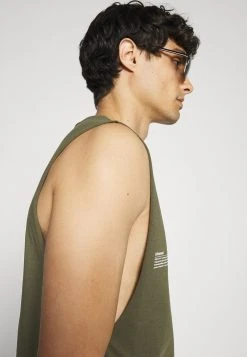 Pier One 3 PACK - Débardeur Prix De Lancement t-shirts col rond homme 16 Pier One 3 PACK - Débardeur Prix De Lancement t-shirts col rond homme -Promos Pier One Boutique d81265773c16407cae6b2ee7c896be06