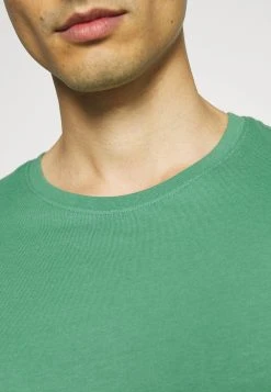 Pier One 5 PACK - T-shirt basique Meilleur Prix Garanti t-shirts col rond homme 30 Pier One 5 PACK - T-shirt basique Meilleur Prix Garanti t-shirts col rond homme -Promos Pier One Boutique daa5da860cd34cf2b81267bca6ea317b