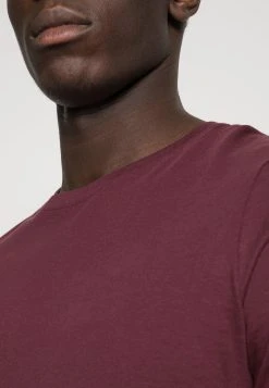 Pier One 2 PACK - T-shirt basique Prix De Lancement t-shirts col rond homme 22 Pier One 2 PACK - T-shirt basique Prix De Lancement t-shirts col rond homme -Promos Pier One Boutique dde4a41bb87943ada78e9639f6e4c9bf