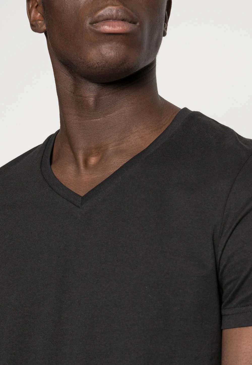 Pier One Prix Accessible 3 PACK - T-shirt basique t-shirts col en v homme 7 Pier One Prix Accessible 3 PACK - T-shirt basique t-shirts col en v homme – Image 5