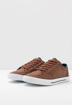 Pier One Baskets basses Qualité Excellente baskets & sneakers rond homme 13 Pier One Baskets basses Qualité Excellente baskets & sneakers rond homme -Promos Pier One Boutique e39d4a593f9c4ccf8cb7caf772d4c679