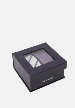 Pier One 2 PACK - Cravate Qualité Excellente cravates et accessoires de costume homme homme 11 Pier One 2 PACK - Cravate Qualité Excellente cravates et accessoires de costume homme homme -Promos Pier One Boutique e3f490f54c3d4bd5bb04fe08fd3878bb