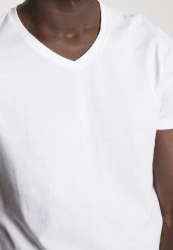 Prix Préférentiel Pier One 3 PACK - T-shirt basique t-shirts col en v homme 18 Prix Préférentiel Pier One 3 PACK - T-shirt basique t-shirts col en v homme -Promos Pier One Boutique e59fd4a773ff4e2da1f149bee48df656