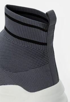 Prix Allégé Pier One Baskets montantes sneakers rond homme -Promos Pier One Boutique e5b5f3ad4b144ac3ae241bf949bbba8a