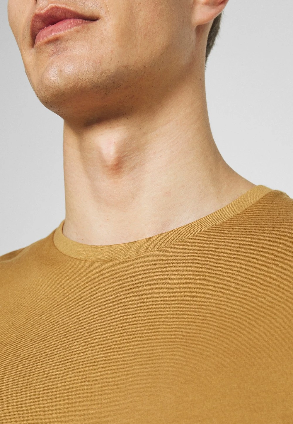 Pier One 5 PACK - T-shirt basique Prix Sacrifiés t-shirts col rond homme 11 Pier One 5 PACK - T-shirt basique Prix Sacrifiés t-shirts col rond homme – Image 9