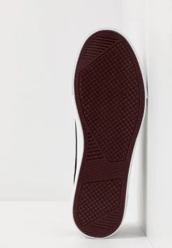 Pier One Baskets basses Prix Affortable sneakers rond homme -Promos Pier One Boutique e8bbd3ab6bce48dbb621fc1510aaf330