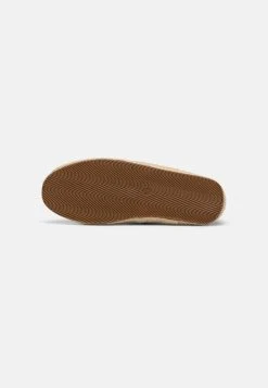Prix Incroyables Pier One RENA ESPADRILLE UNISEX - Espadrilles chaussures basses rond -Promos Pier One Boutique efc3e18016c1498c90a30089a0181759