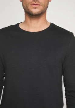 En promotion Pier One 2 PACK - T-shirt à manches longues t-shirts col rond homme 20 En promotion Pier One 2 PACK - T-shirt à manches longues t-shirts col rond homme -Promos Pier One Boutique f0a28af1295b4a3493b2067c515db83b