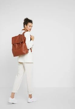 Discount En Ligne Pier One UNISEX - Sac à dos sacs fermoir aimanté 16 Discount En Ligne Pier One UNISEX - Sac à dos sacs fermoir aimanté -Promos Pier One Boutique f4b13091a1e1449fbcad806f51bffdf0