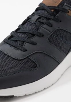 Pier One Baskets basses Assurance De l’Authenticité sneakers rond homme 15 Pier One Baskets basses Assurance De l’Authenticité sneakers rond homme -Promos Pier One Boutique f56920e31c0745ecb2939a1cdb9b8508