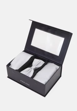 Excellente qualité Pier One SET - Cravate pochettes de costume couleur unie homme -Promos Pier One Boutique f6a479bec3cb4628a696a541933630fd