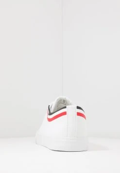 Soldes En Ligne Pier One UNISEX - Baskets basses sneakers rond 11 Soldes En Ligne Pier One UNISEX - Baskets basses sneakers rond -Promos Pier One Boutique f6ecd44a33d540e19c972dc9d4536fed