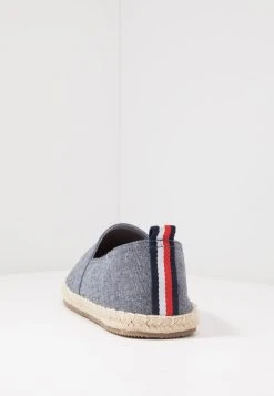 Pier One 50% Off De Vente UNISEX - Espadrilles chaussures basses rond 12 Pier One 50% Off De Vente UNISEX - Espadrilles chaussures basses rond -Promos Pier One Boutique f82abf9748144240a63690b545b4344d